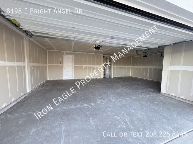Building Photo - 8198 E Bright Angel Dr