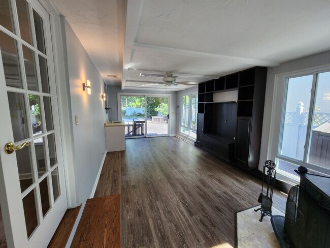 Building Photo - 67 Maple Ave