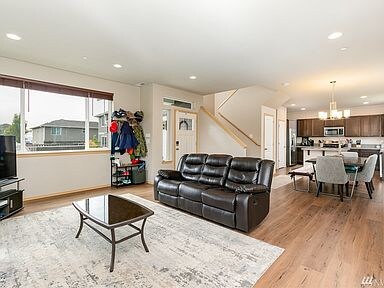 Building Photo - 2531 Jacaranda Ave