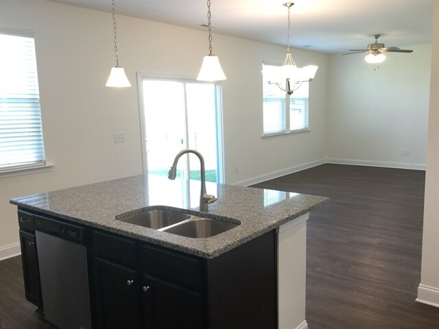 Building Photo - 156 Havenbrook Dr