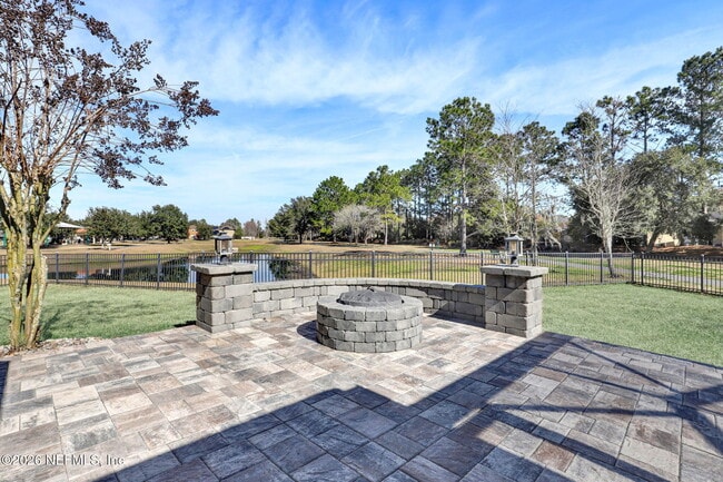 Building Photo - 260 S Bellagio Dr