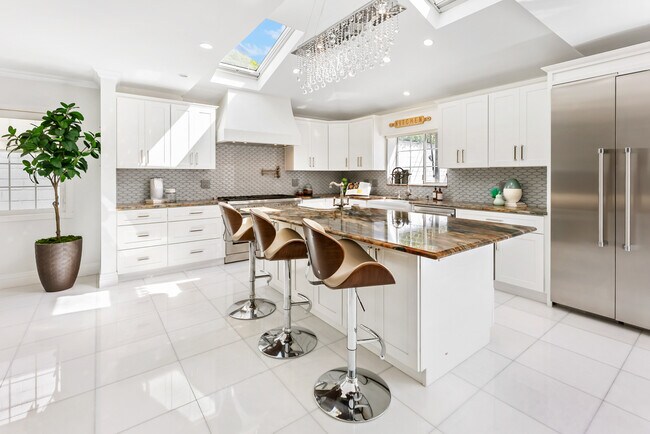 Building Photo - 7726 W 79th St