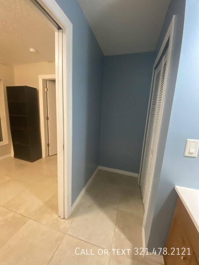 Building Photo - 611 Americana Blvd NE