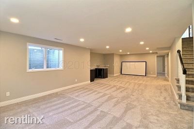 Building Photo - 4225 Timberline Dr S