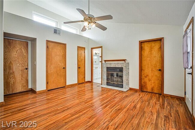 Building Photo - 6315 N Park St