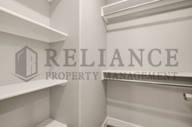 Building Photo - 4761 E 45th St N