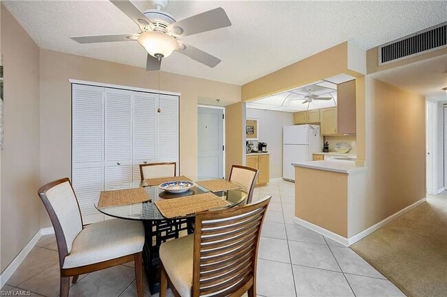Building Photo - 320 Seaview Ct