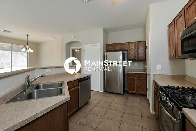 Building Photo - 3 Bedroom Pet-Friendly Home in TUCSON, AZ ...