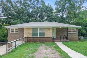 Building Photo - 752 Barclay Ln