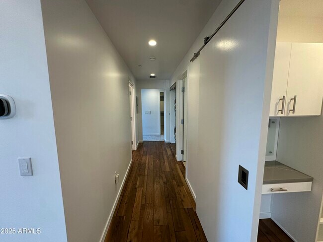 Building Photo - 200 W Portland St