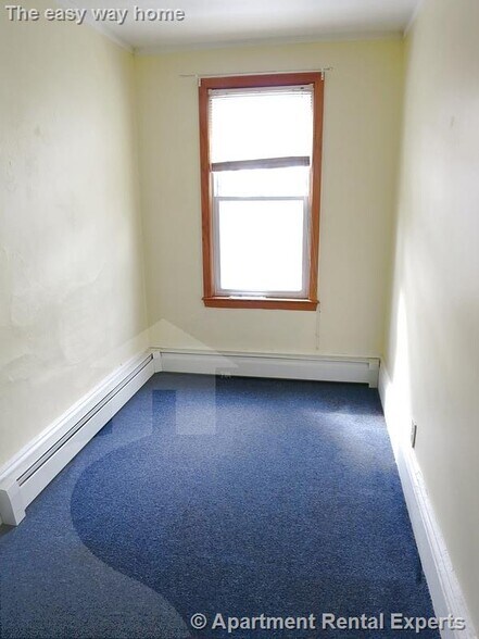 Building Photo - 13 Bristol St