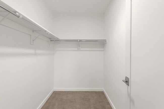 Building Photo - Great Nexus Condo For Rent