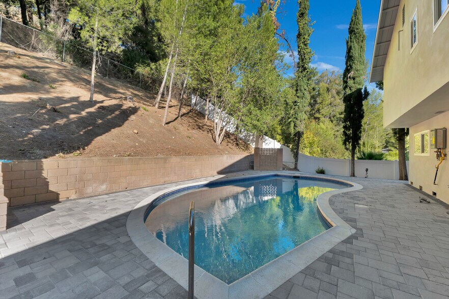 Building Photo - 19653 Valdez Dr