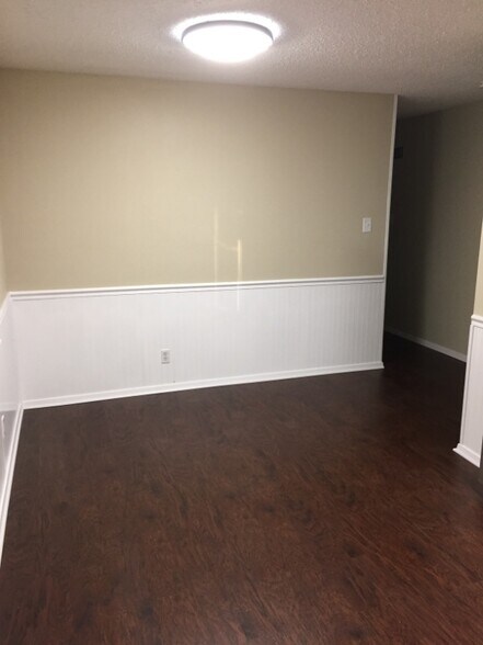 Building Photo - 331 Deborah Dr