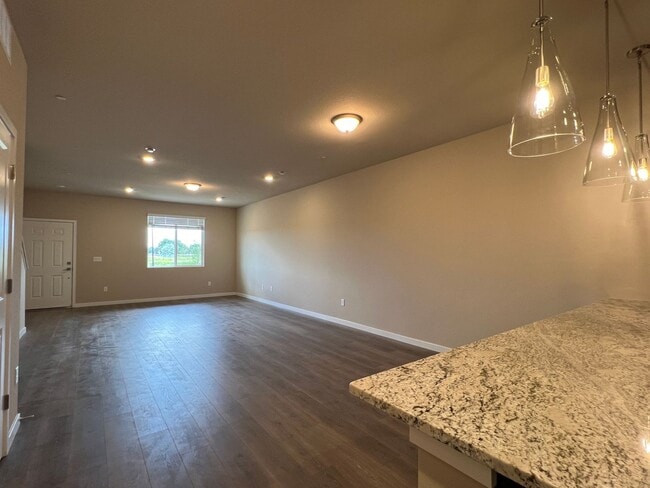 Building Photo - Brand New Townhome with fine finishes ready for you to enjoy. Great views!