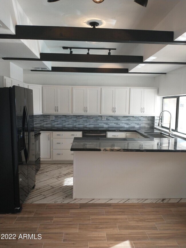 Building Photo - 13802 N 17th Ave