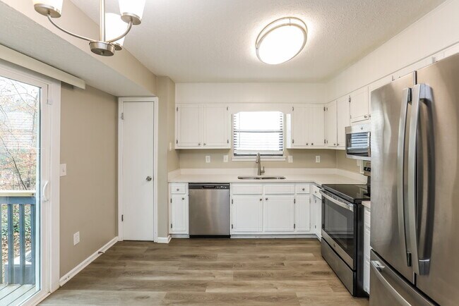 Building Photo - 338 St Patrick Dr SW