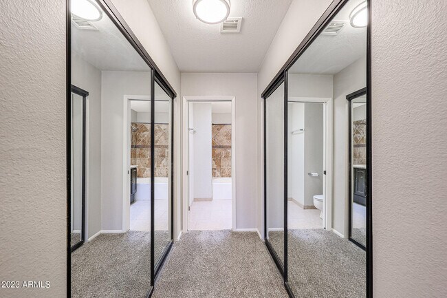 Building Photo - 6207 W Riviera Dr
