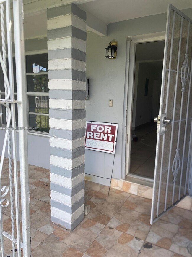 Building Photo - 1070 NW 147th St