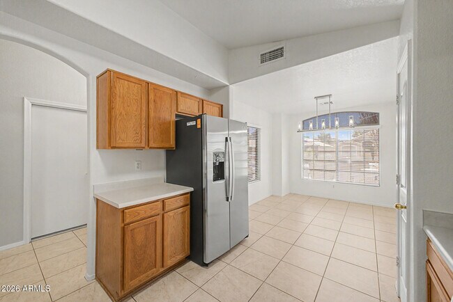 Building Photo - 6602 W Desert Hollow Dr