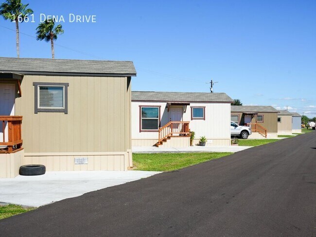 Building Photo - 1661 Dena Dr