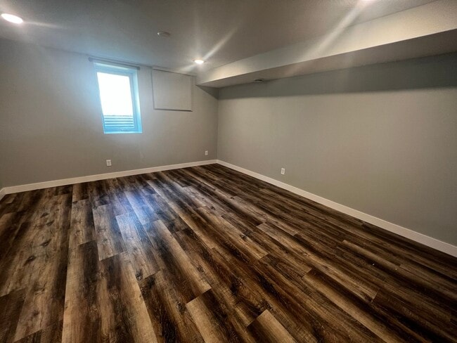 Building Photo - Rent Special!!! Rent Controlled - 3Bedroom Side by Side Duplex!