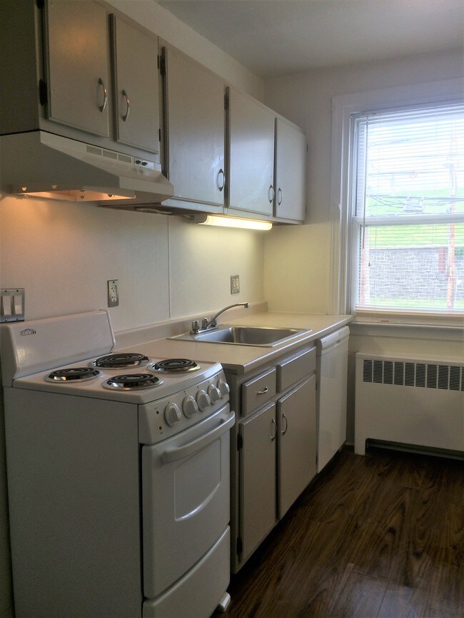 Kitchen Pic 1 - 3301 Indian Queen Ln