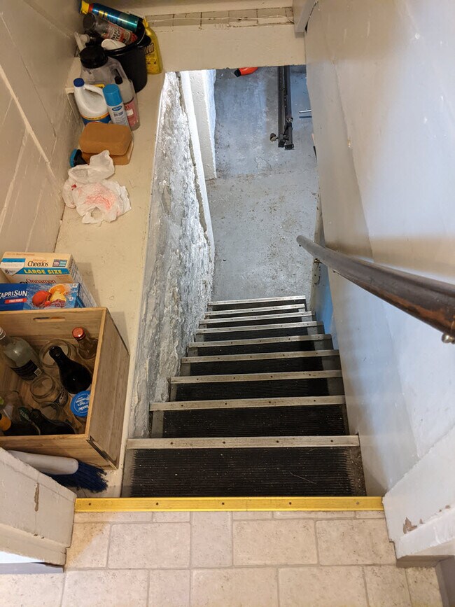 Building Photo - 501 W Forest Ave