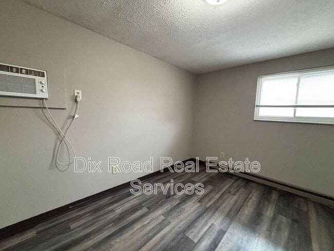 Building Photo - 430 Bellbrook Ave