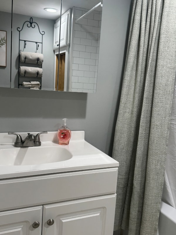 Building Photo - 194 Swamp Rd