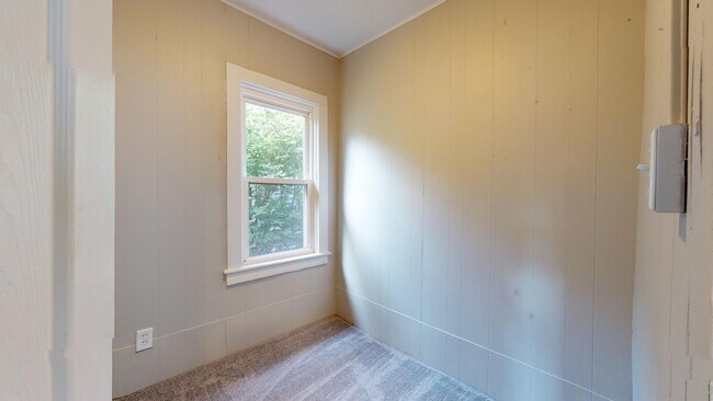 Building Photo - Cudell neighborhood - 2 bedroom/1 bathroom, Single Family Home