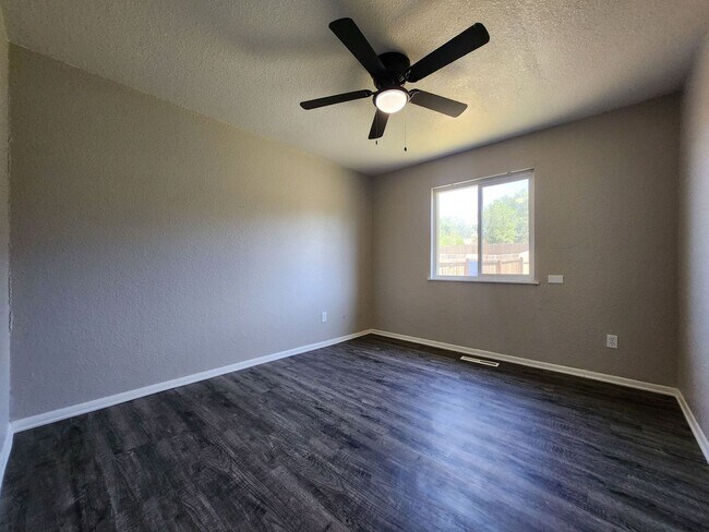 Building Photo - 4307 Ericson Dr