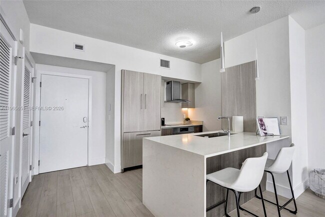 Building Photo - Southeast 1st Avenue, Delray Beach, FL 33444 - 1 BR 1 BA condo