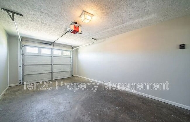 Building Photo - 3007 Longmont Ln