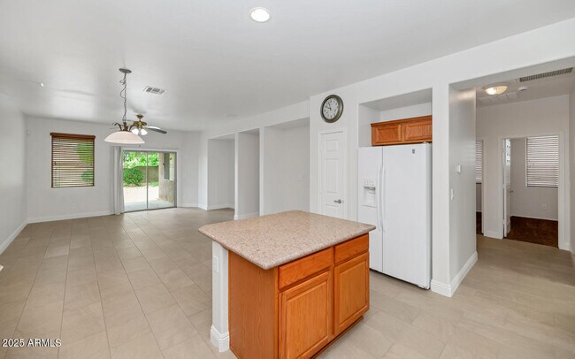 Building Photo - 39148 N Acadia Way