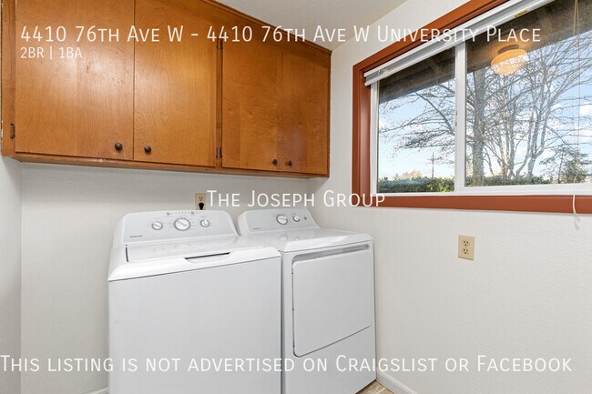 Building Photo - Sun-filled 2BD/1BA in University Place Duplex