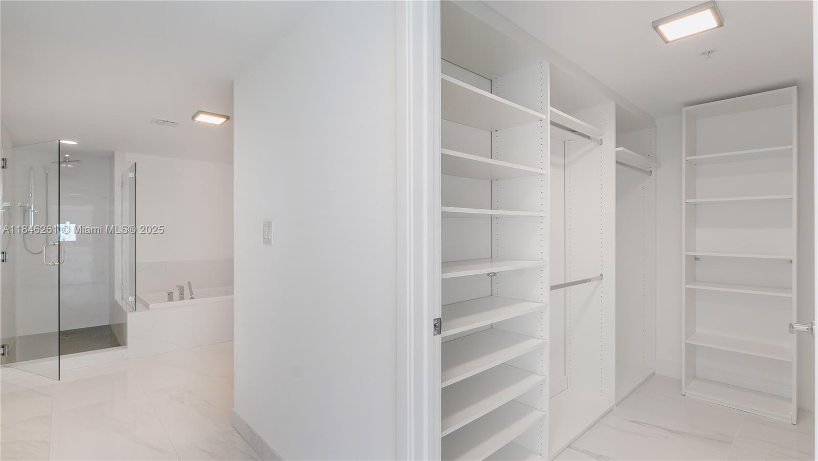 Building Photo - 400 Sunny Isles Blvd