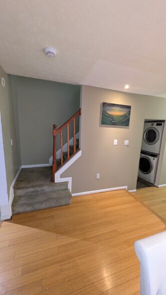 Building Photo - 7403 Morrison Dr