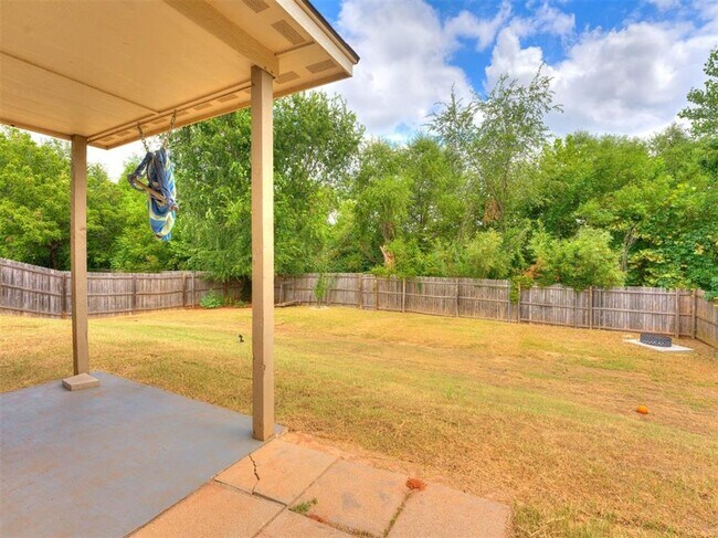 Building Photo - Home in gated community