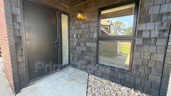 Building Photo - 1741 Ridgehaven Ct
