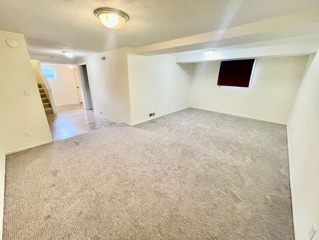 Building Photo - Are you looking for a short 3 Month Lease? Discover 2BD/2B Single-Family Home!