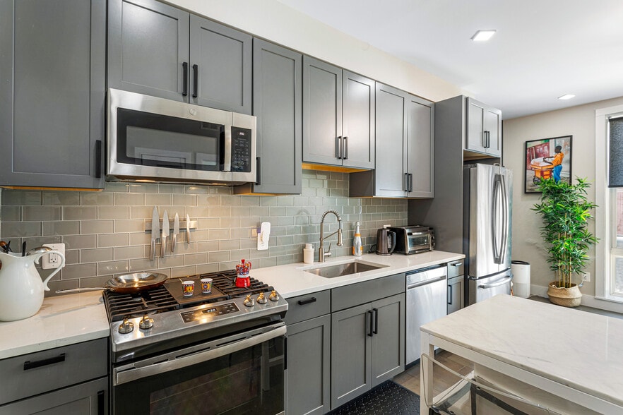 Gas Cooking - 1028 Bladensburg Rd NE