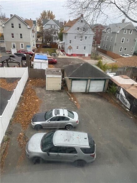 Building Photo - 199 Waldo St