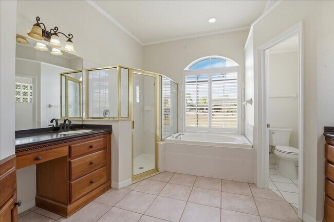 Building Photo - 525 Cullaro Ln