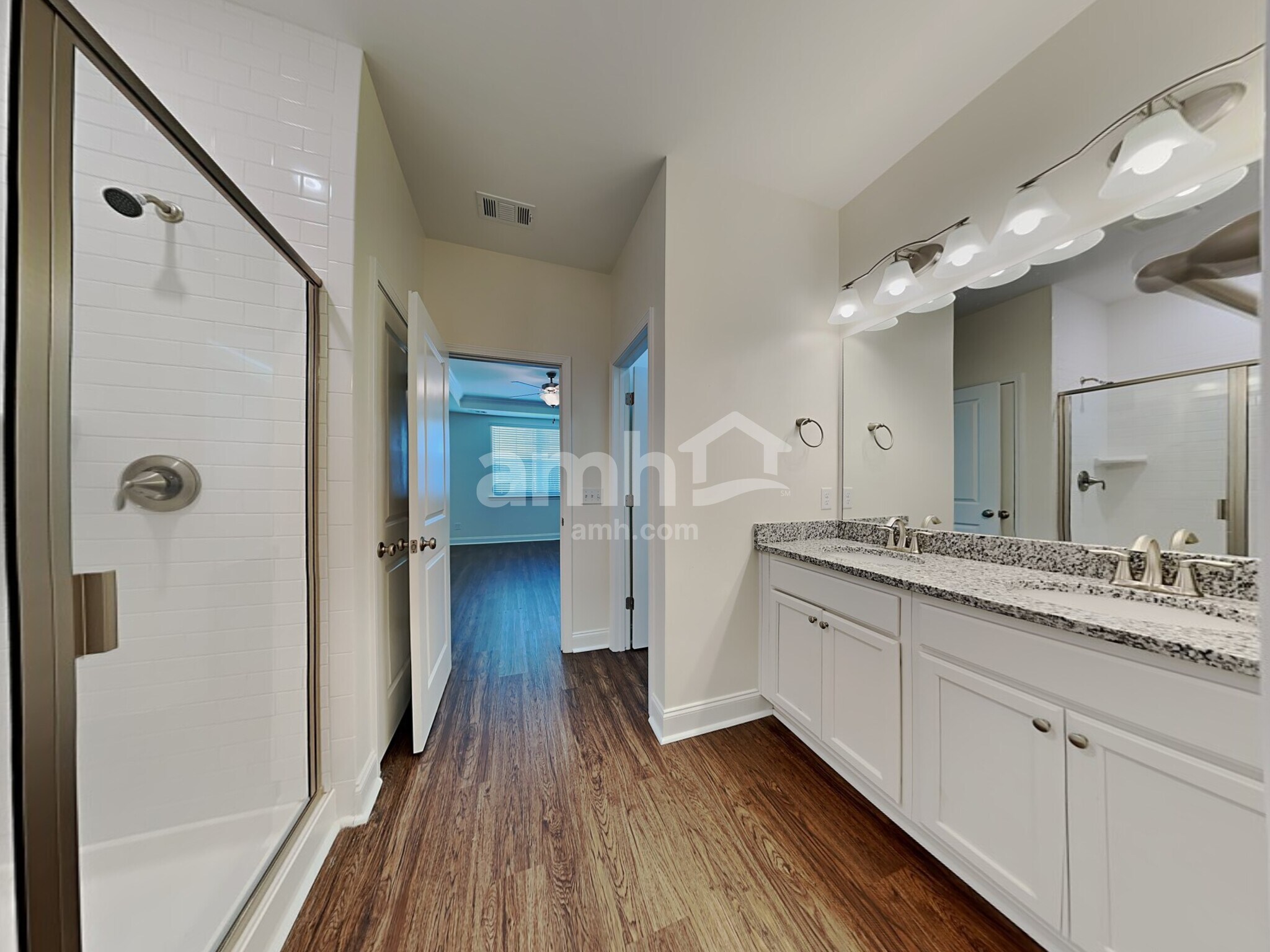 Building Photo - 307 Dogwood Cir