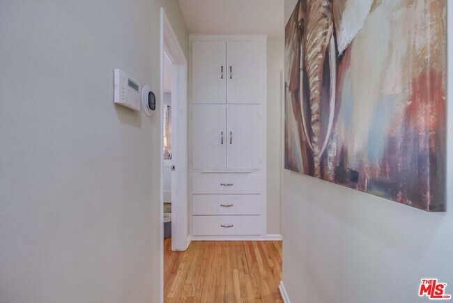 Building Photo - 21447 Providencia St