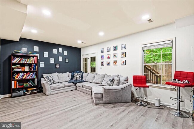 Building Photo - 506 Ben Neuis Pl