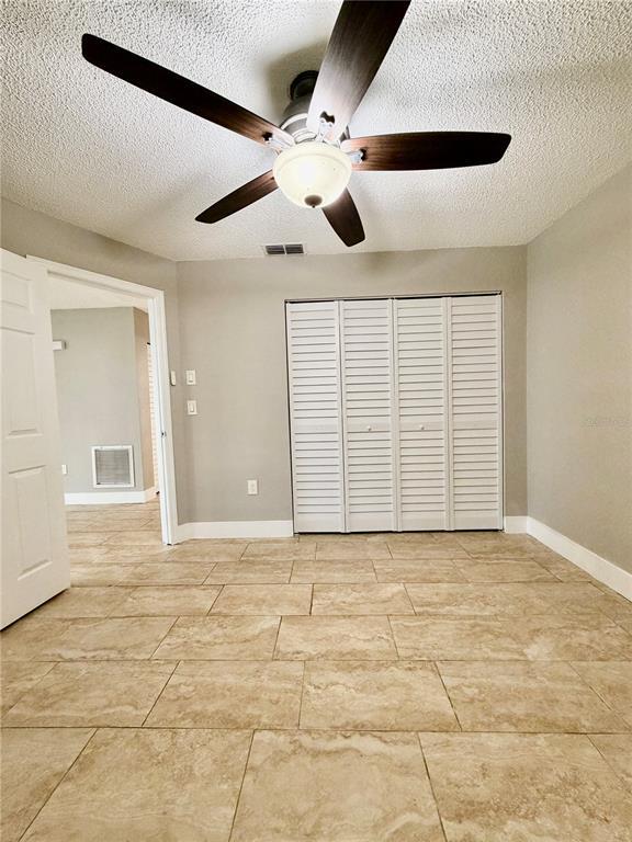 Building Photo - 7132 Oakwood Dr