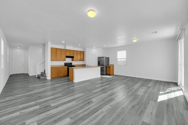 Building Photo - 5 br, 3 bath House - 9835 Colenso Ct