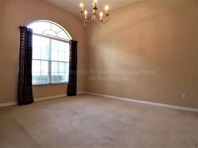 Building Photo - 909 Arbormoor Pl